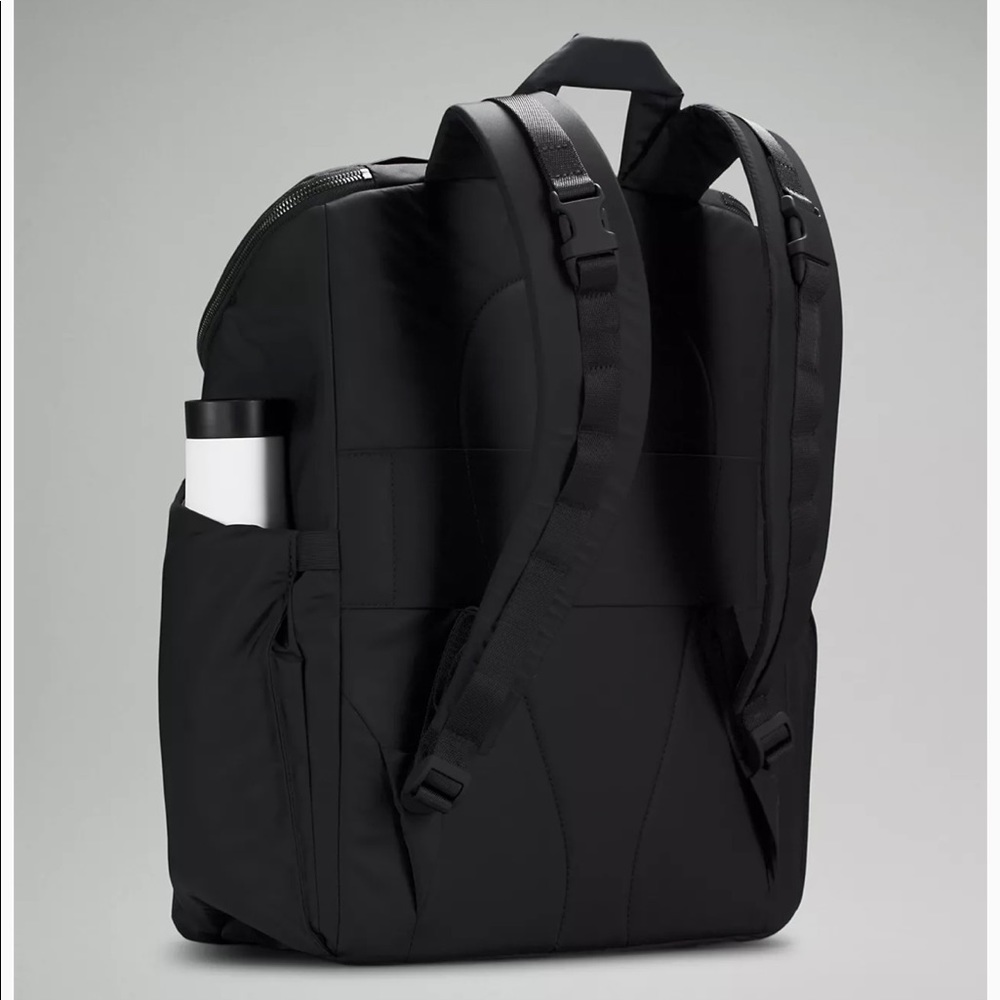 Brand new Lululemon New Parent Backpack Diaperbag 17L NWT. Can ship TODAY! - Picture 6 of 10